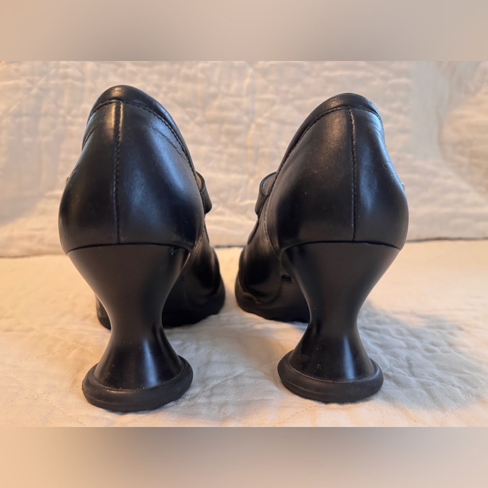 John Fluevog Vintage Mary Jane’s with Buckle - Like New - Picture 3 of 13